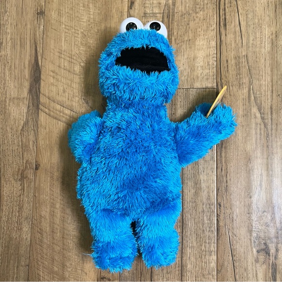 Hasbro Sesame Street Talking Cookie Monster 13” Plush Works - Picture 4 of 9